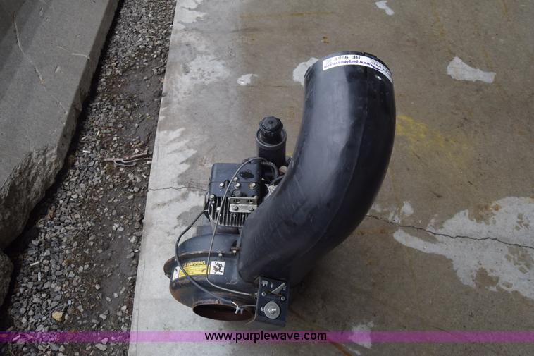 image for item BF9981 John Deere blower gas engine assembly