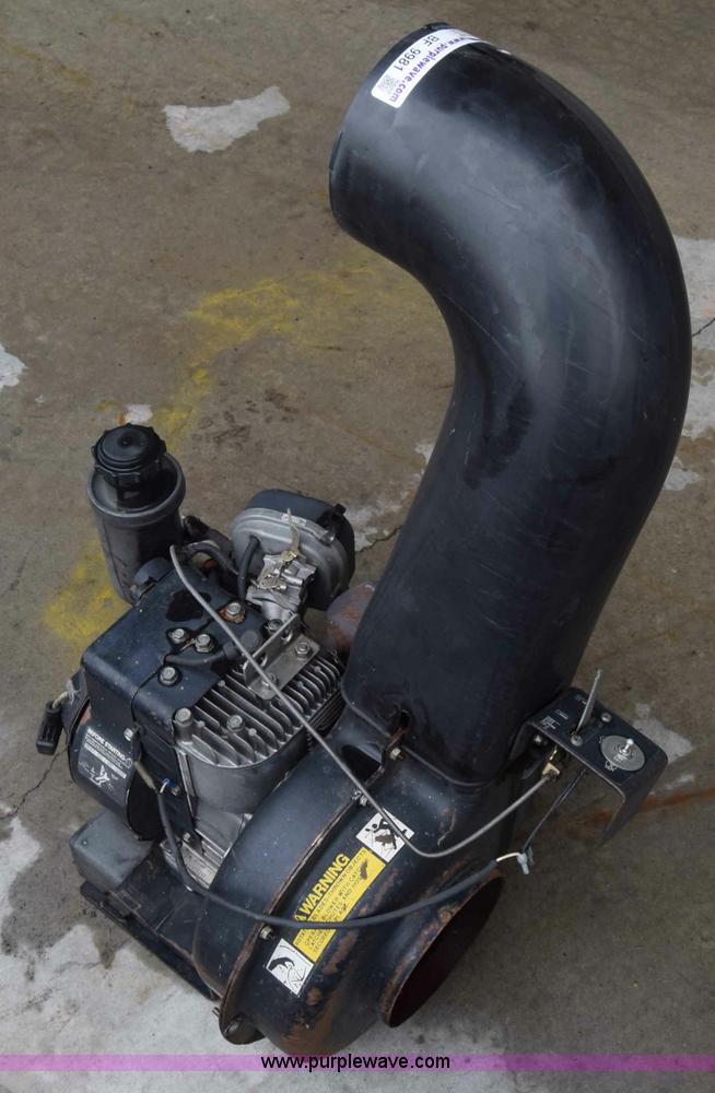 image for item BF9981 John Deere blower gas engine assembly
