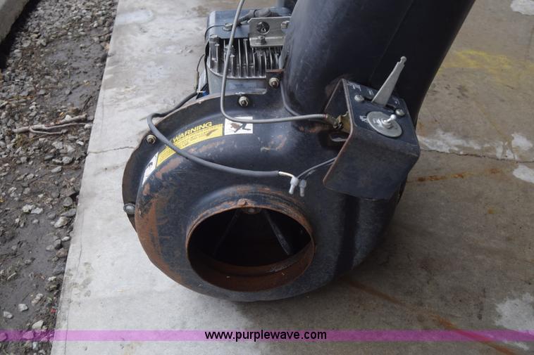 image for item BF9981 John Deere blower gas engine assembly