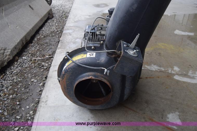 image for item BF9981 John Deere blower gas engine assembly