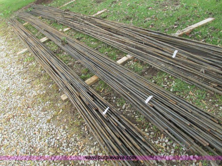 Approximately 100 1/2" steel rebar in Lebanon, MO Item BG9057 sold