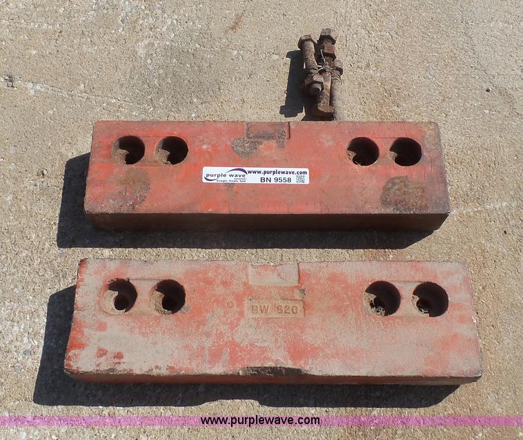 (2) Allis Chalmers front weights in Pomona, KS Item BN9558 sold