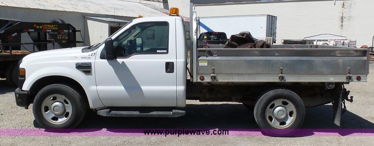 image for item BS9724 2008 Ford F350 Super Duty flatbed pickup truck