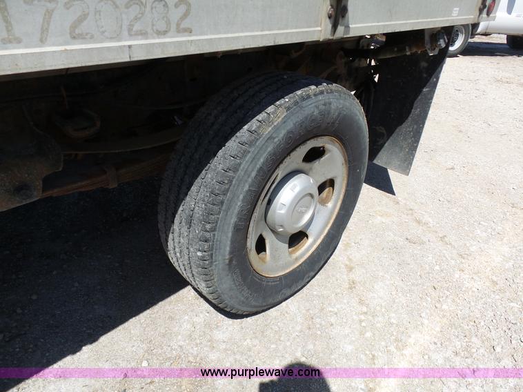 image for item BS9724 2008 Ford F350 Super Duty flatbed pickup truck