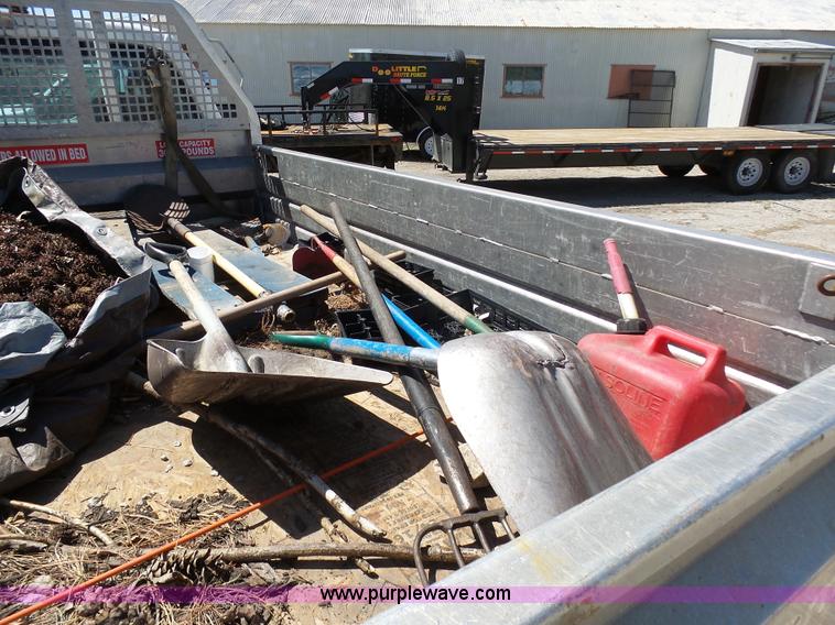 image for item BS9724 2008 Ford F350 Super Duty flatbed pickup truck