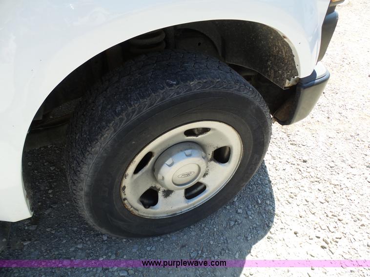 image for item BS9724 2008 Ford F350 Super Duty flatbed pickup truck