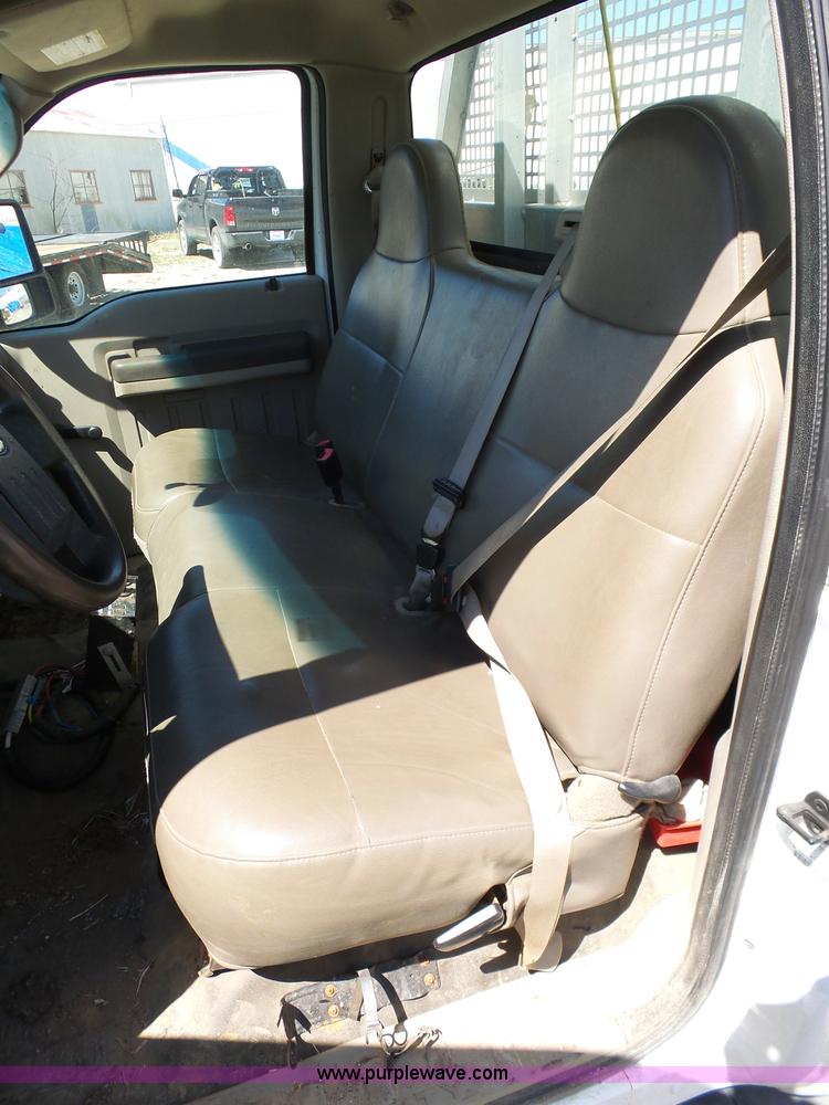 image for item BS9724 2008 Ford F350 Super Duty flatbed pickup truck