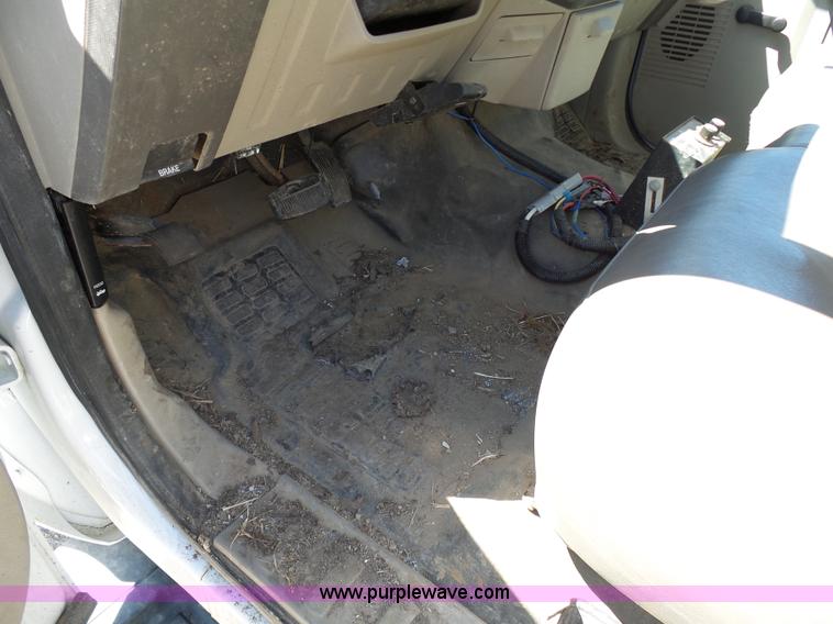 image for item BS9724 2008 Ford F350 Super Duty flatbed pickup truck