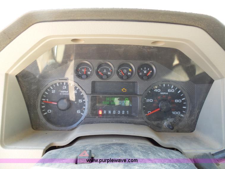 image for item BS9724 2008 Ford F350 Super Duty flatbed pickup truck