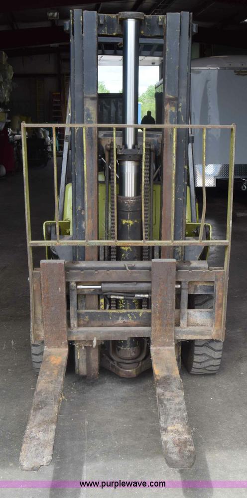 image for item BW9421 Clark C500-Y50 forklift