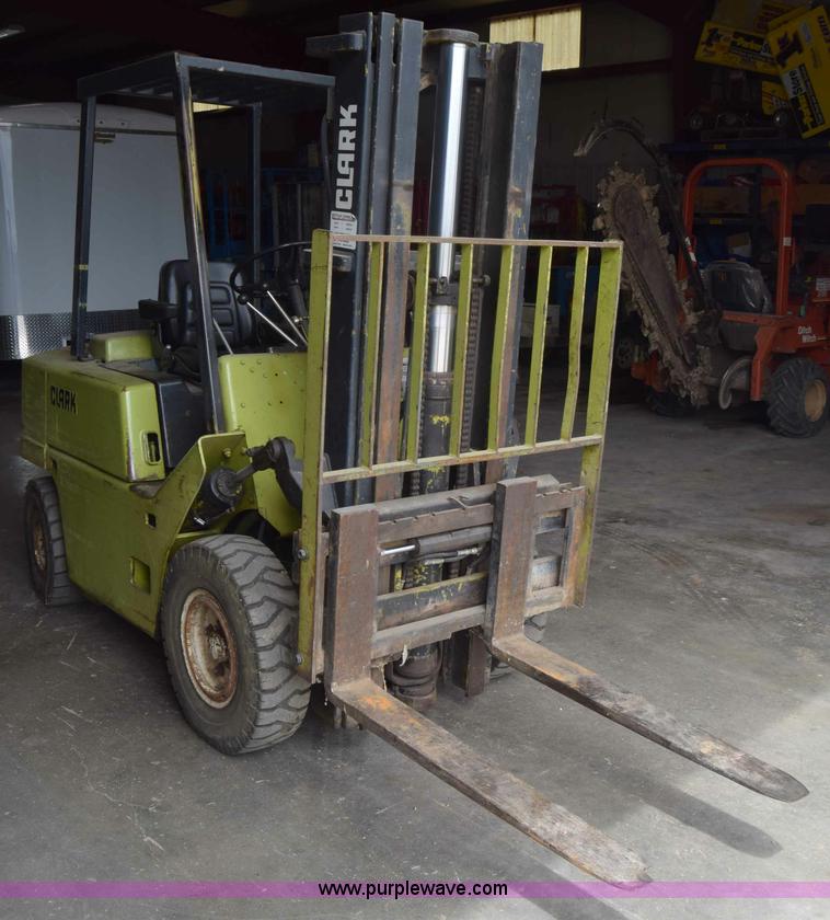image for item BW9421 Clark C500-Y50 forklift