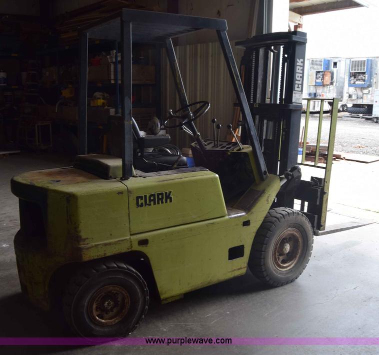 image for item BW9421 Clark C500-Y50 forklift