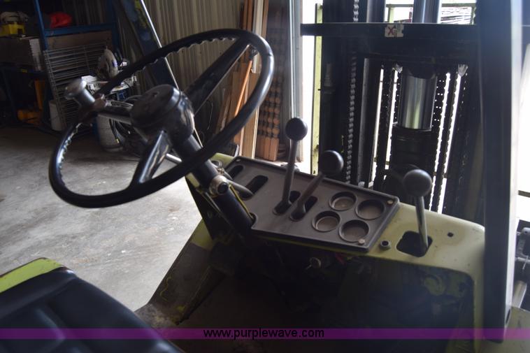 image for item BW9421 Clark C500-Y50 forklift