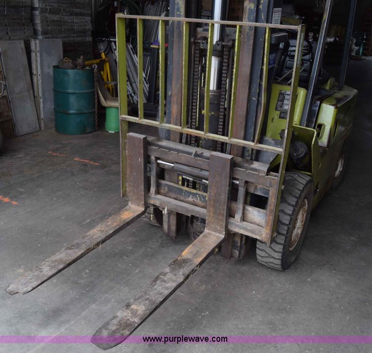 image for item BW9421 Clark C500-Y50 forklift