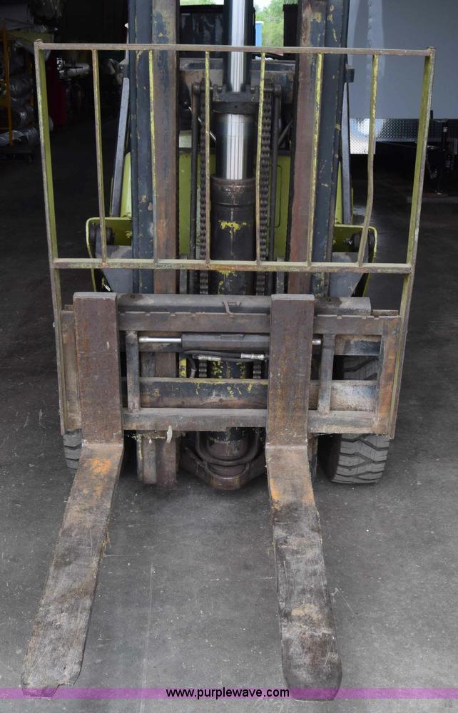 image for item BW9421 Clark C500-Y50 forklift