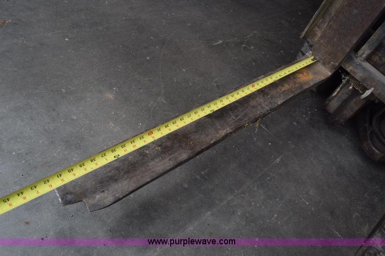 image for item BW9421 Clark C500-Y50 forklift