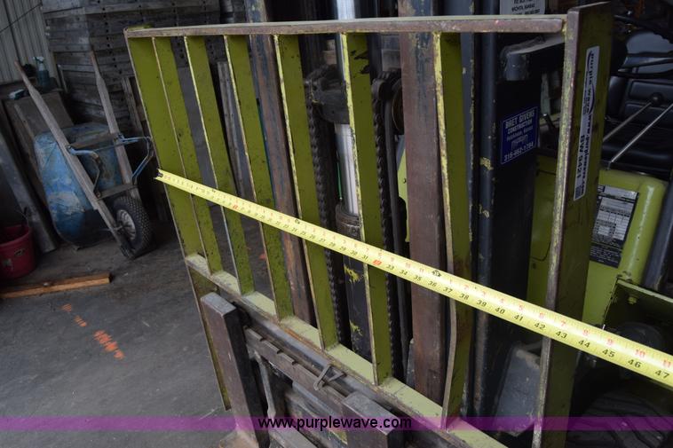 image for item BW9421 Clark C500-Y50 forklift