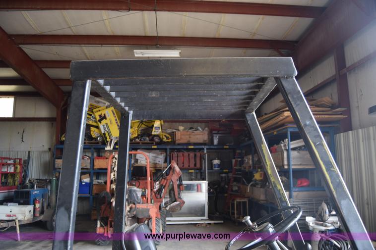 image for item BW9421 Clark C500-Y50 forklift