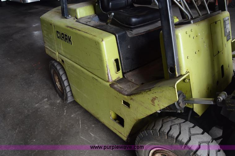 image for item BW9421 Clark C500-Y50 forklift