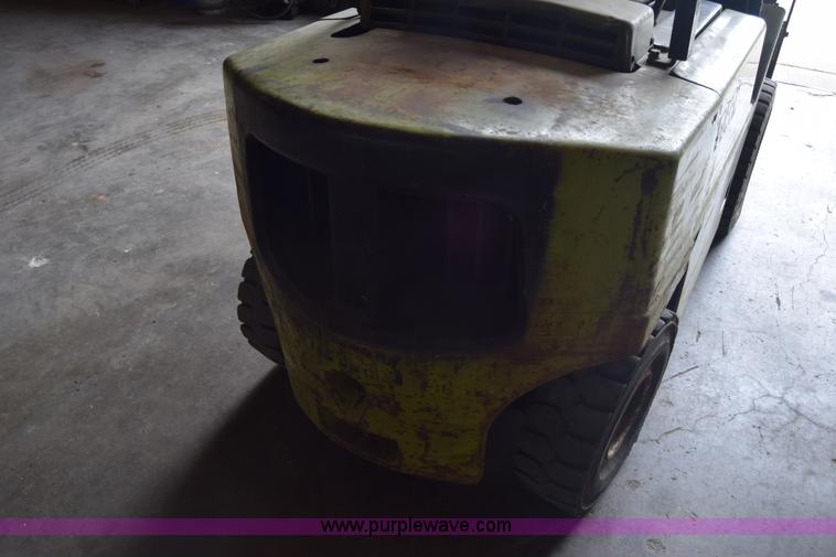 image for item BW9421 Clark C500-Y50 forklift