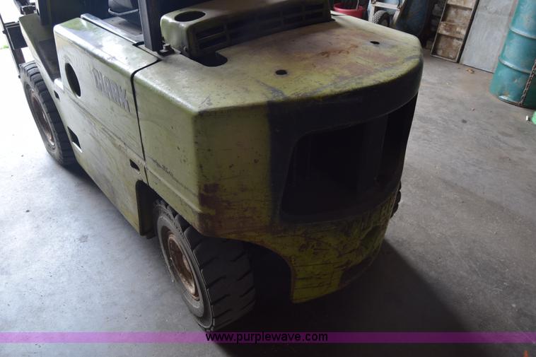 image for item BW9421 Clark C500-Y50 forklift