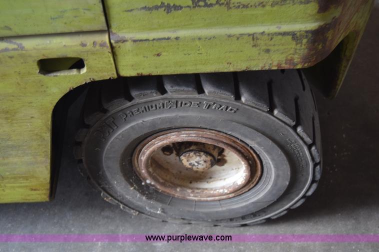 image for item BW9421 Clark C500-Y50 forklift