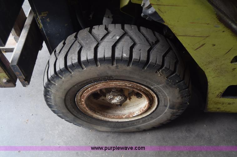 image for item BW9421 Clark C500-Y50 forklift