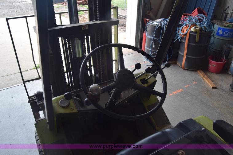 image for item BW9421 Clark C500-Y50 forklift