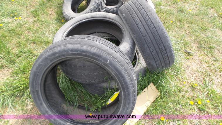 image for item BX9070 (8) tires