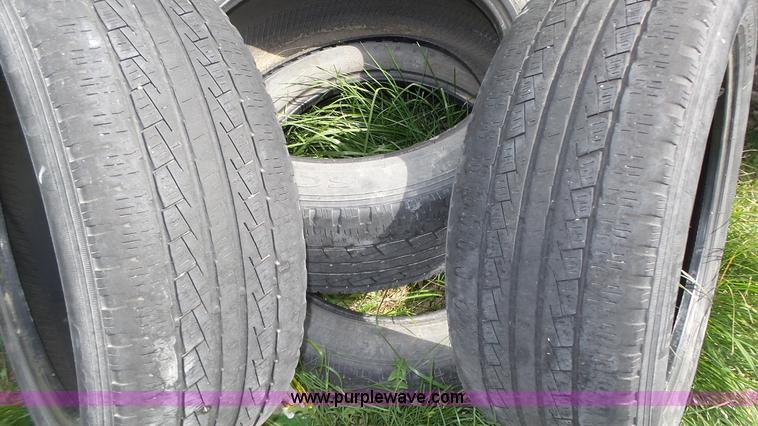 image for item BX9070 (8) tires