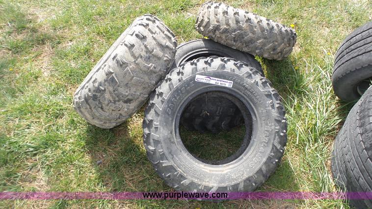 image for item BX9070 (8) tires