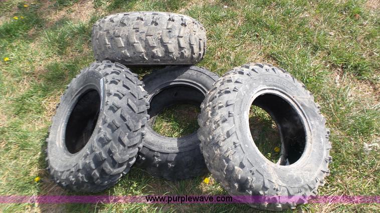 image for item BX9070 (8) tires