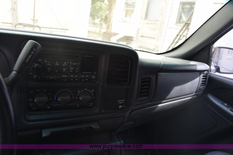 image for item BX9704 2001 Chevrolet Silverado 1500 Ext. Cab pickup truck