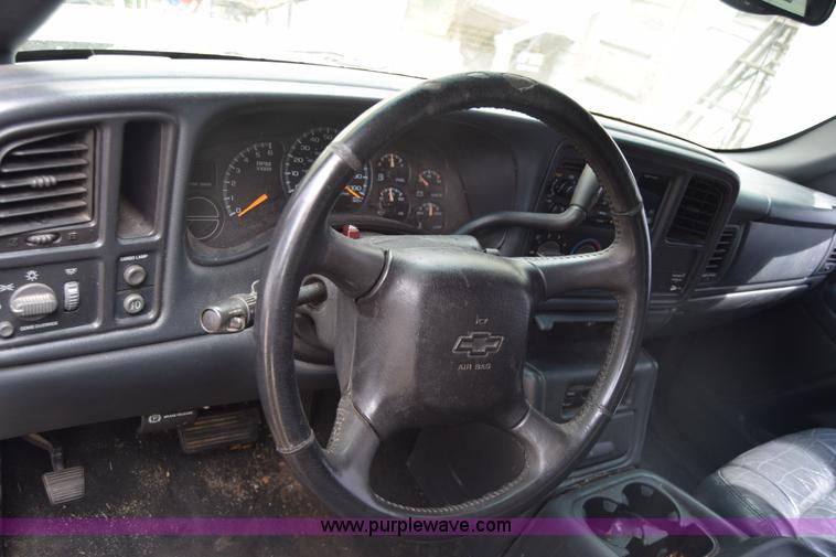 image for item BX9704 2001 Chevrolet Silverado 1500 Ext. Cab pickup truck