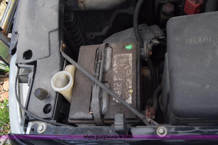 image for item BX9704 2001 Chevrolet Silverado 1500 Ext. Cab pickup truck