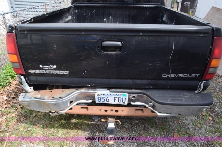 image for item BX9704 2001 Chevrolet Silverado 1500 Ext. Cab pickup truck