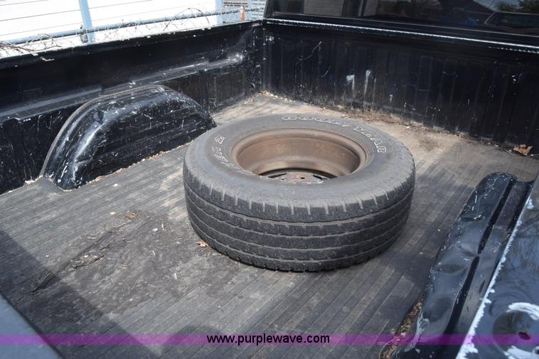 image for item BX9704 2001 Chevrolet Silverado 1500 Ext. Cab pickup truck