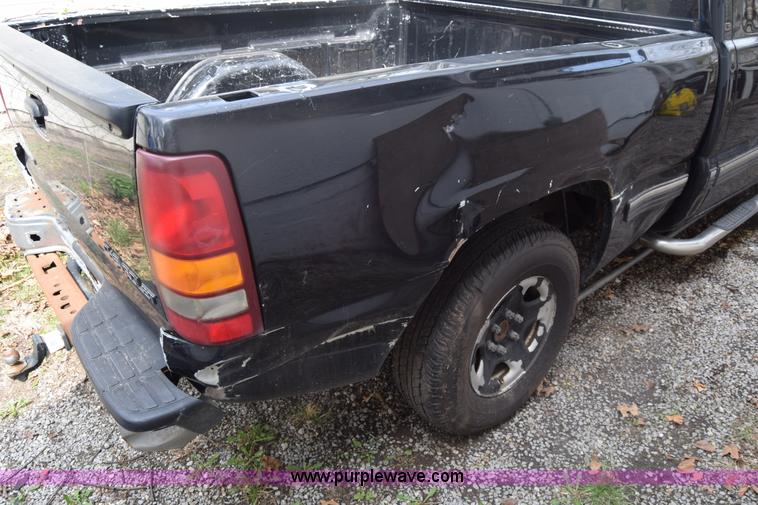 image for item BX9704 2001 Chevrolet Silverado 1500 Ext. Cab pickup truck