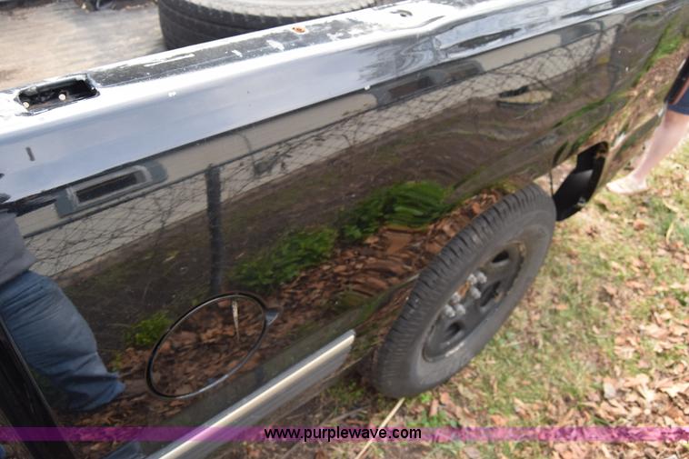 image for item BX9704 2001 Chevrolet Silverado 1500 Ext. Cab pickup truck