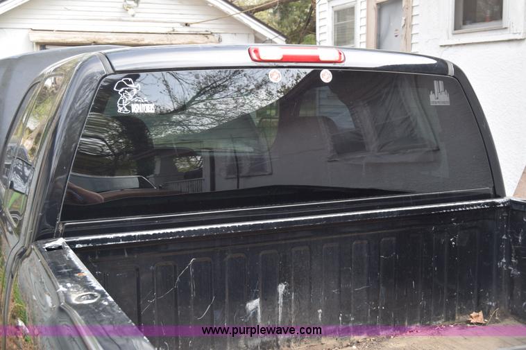 image for item BX9704 2001 Chevrolet Silverado 1500 Ext. Cab pickup truck