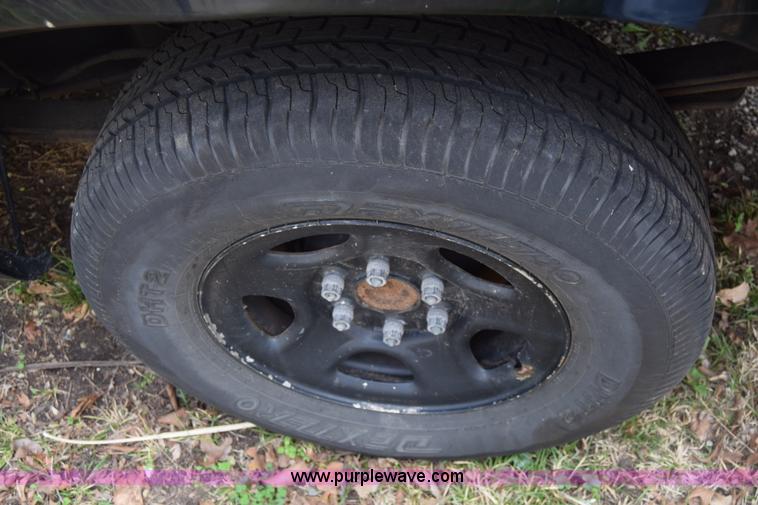 image for item BX9704 2001 Chevrolet Silverado 1500 Ext. Cab pickup truck