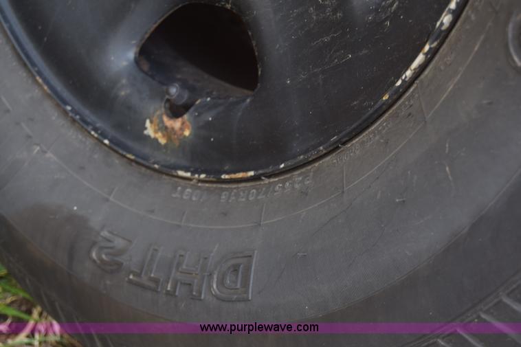 image for item BX9704 2001 Chevrolet Silverado 1500 Ext. Cab pickup truck