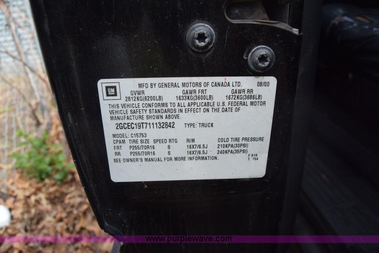 image for item BX9704 2001 Chevrolet Silverado 1500 Ext. Cab pickup truck