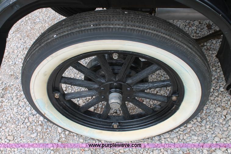 image for item BZ9085 1925 Ford Model T
