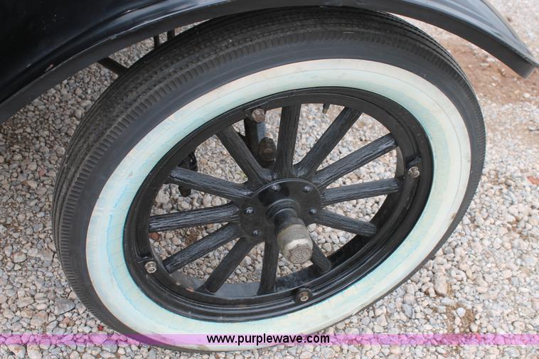 image for item BZ9085 1925 Ford Model T