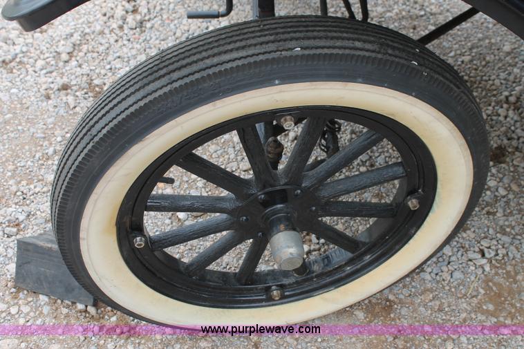 image for item BZ9085 1925 Ford Model T