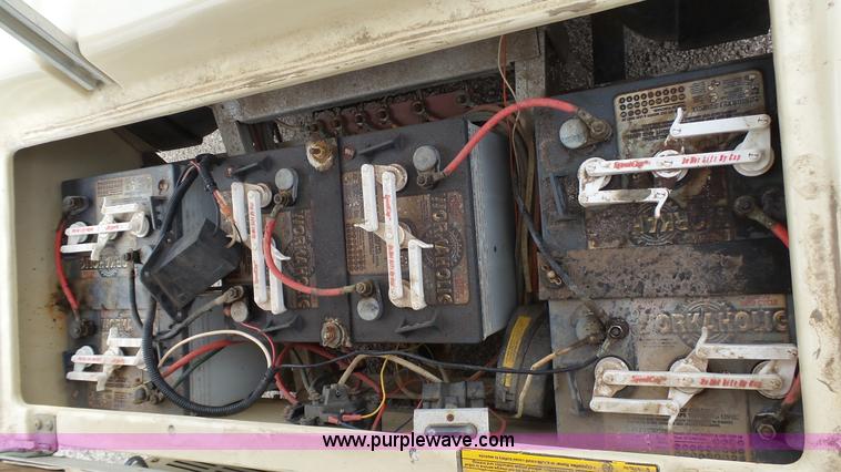 image for item BZ9256 1990 Club Cart DS golf cart