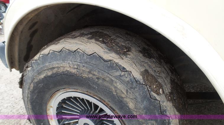 image for item BZ9256 1990 Club Cart DS golf cart