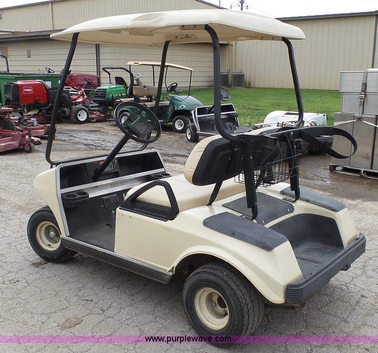 image for item BZ9258 2002 Club Cart DS golf cart