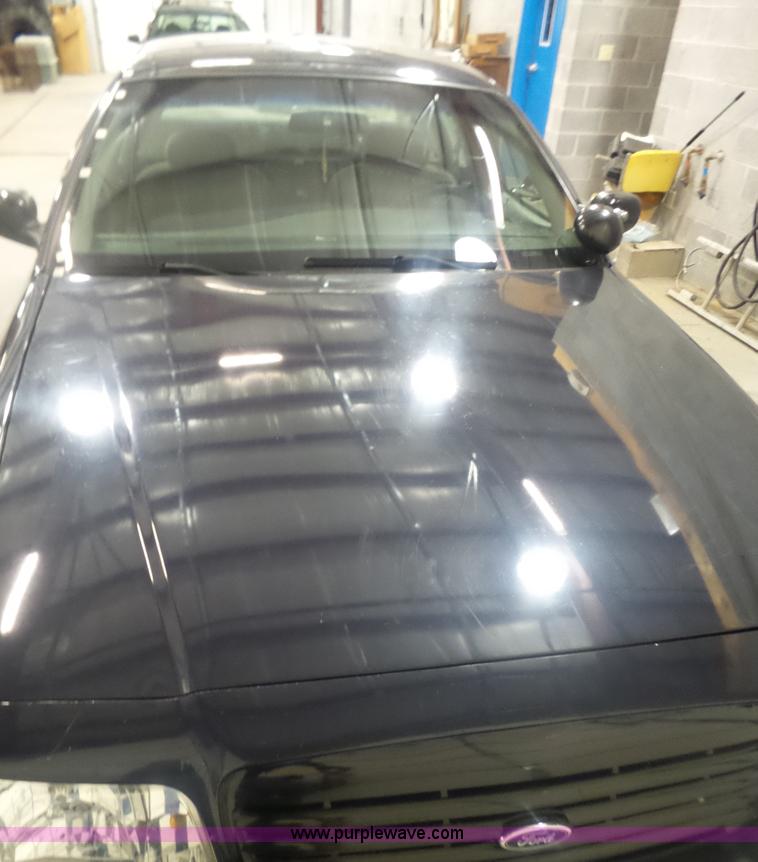 image for item BZ9540 1999 Ford Crown Victoria Police Interceptor